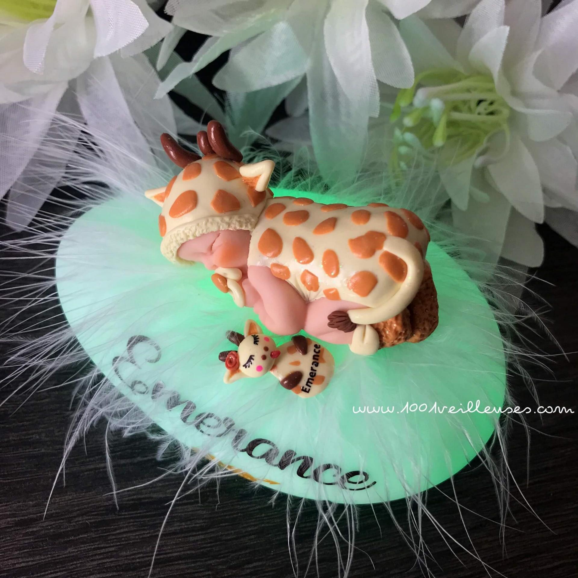 Baby giraffe, the giraffe-shaped night light for children available in multiple colors for your daughter