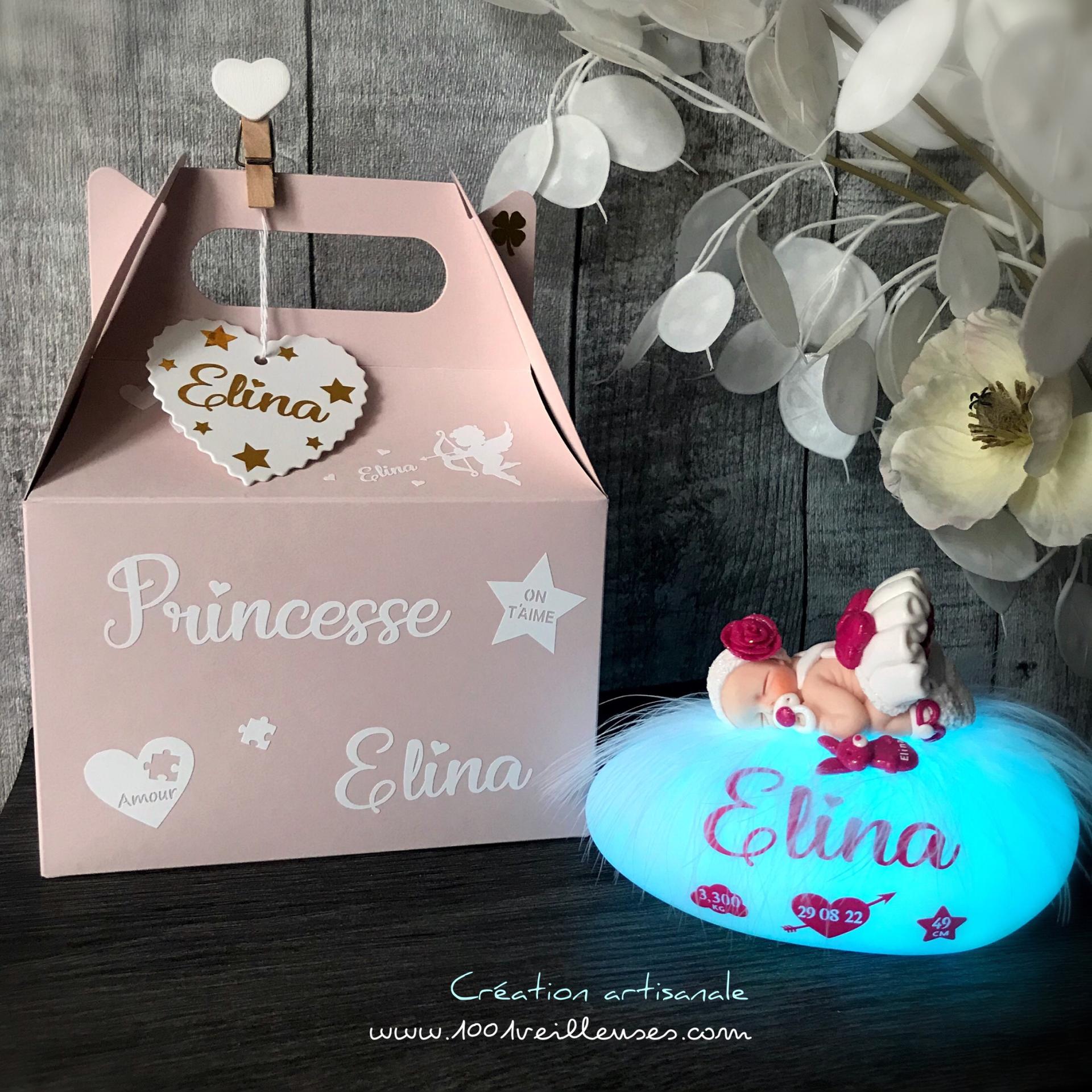 Luz nocturna personalizada para bebé en rosa fucsia para niña con su caja de regalo para el primer cumpleaños