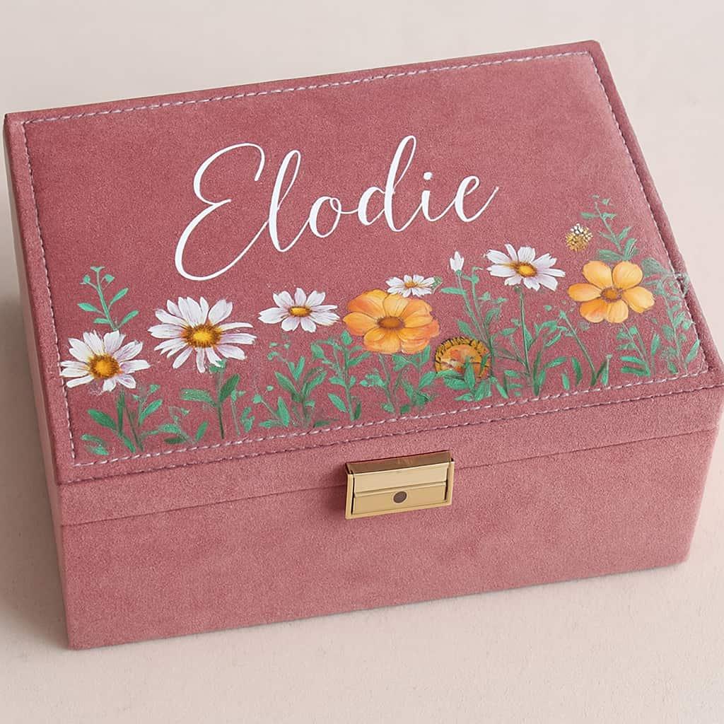 Boîte à bijoux personnalisée avec le prénom Élodie, couleur vieux rose et motifs floraux