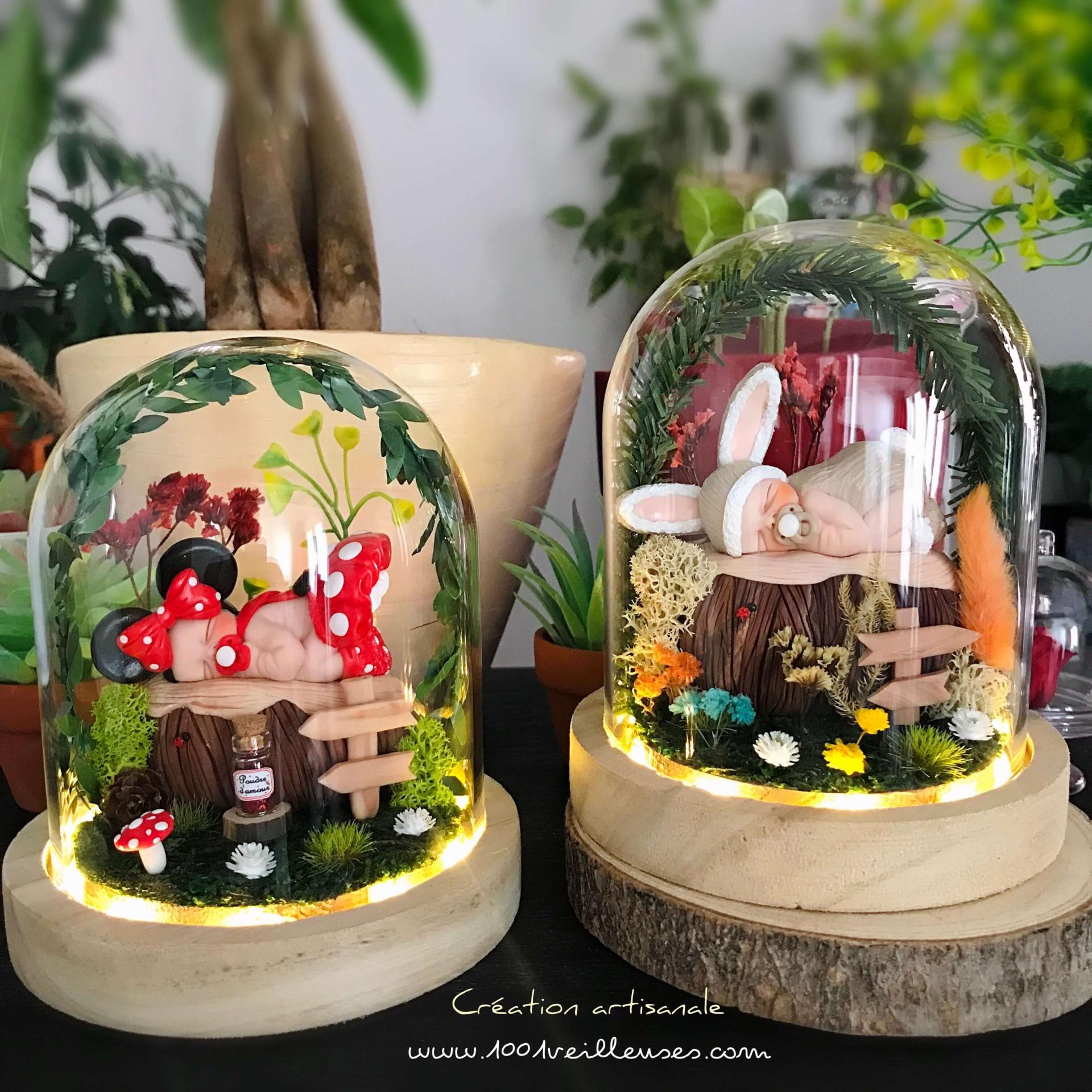 Magnifiques veilleuses personnalisées allumées dans un décor de rêve miniature thème Minnie et thème Lapin, travail artisanal