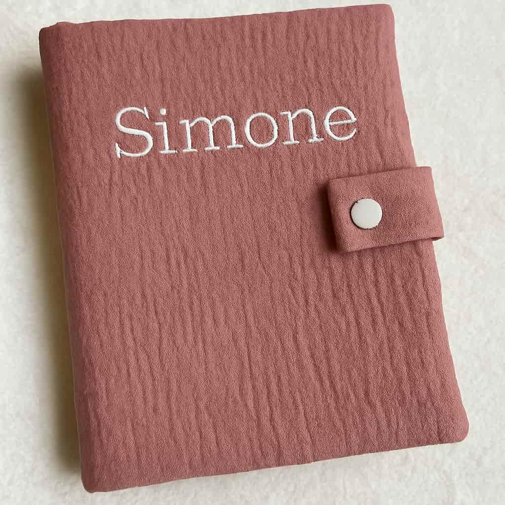 Carnet de santé personnalisé avec le prénom Simone, tissu vieux rose