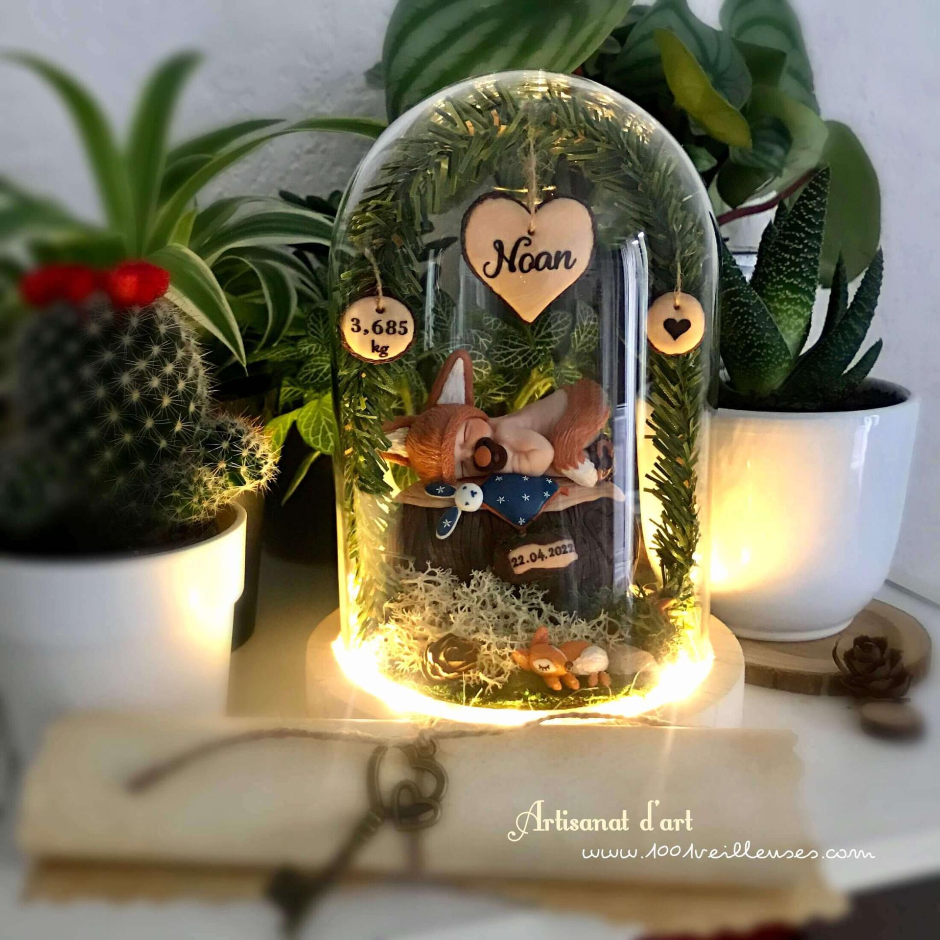 Cadeau bébé personnalisé thème renard cloche en verre avec un bébé renard