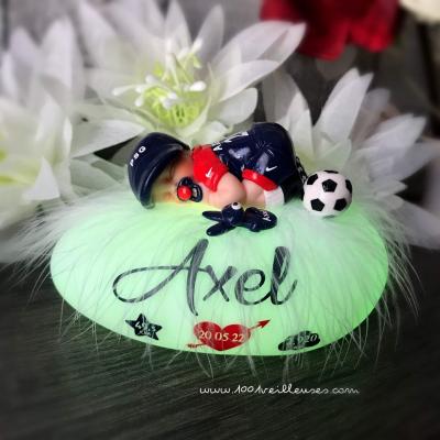 magnifique création artisanale pour bébé à offrir comme cadeau de naissance - thème psg - personnalisé avec le prénom - box naissance