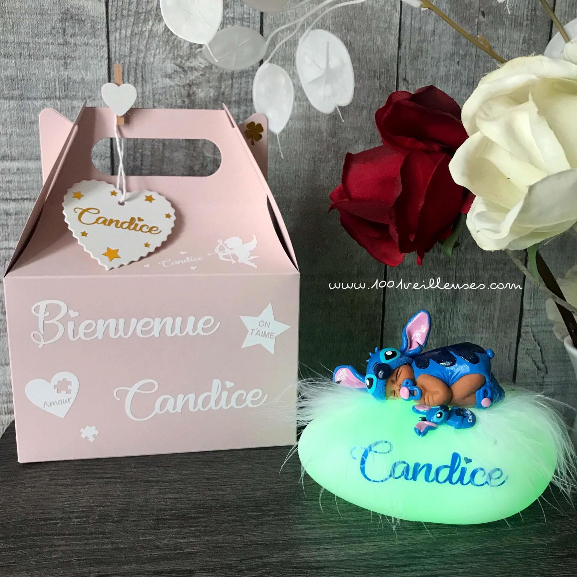 Douce veilleuse pour bebe artisanale avec packaging personnalise bebe stitch