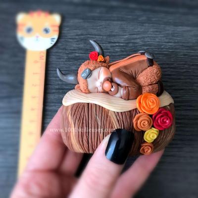 Figurine personnalisée bébé fimo - thème taureau