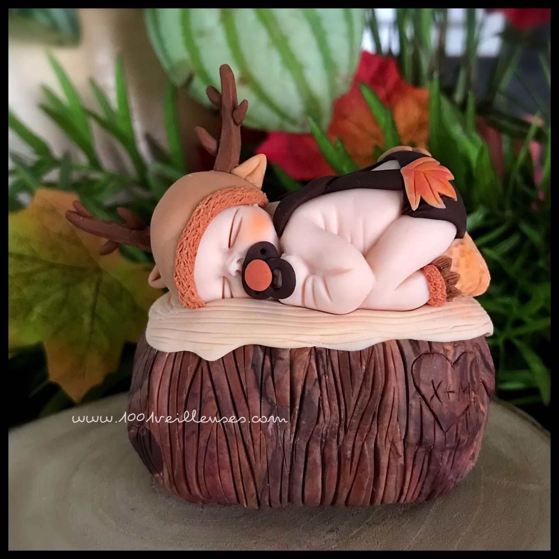 Figurine bebe cerf en fimo pour cadeau de naissance