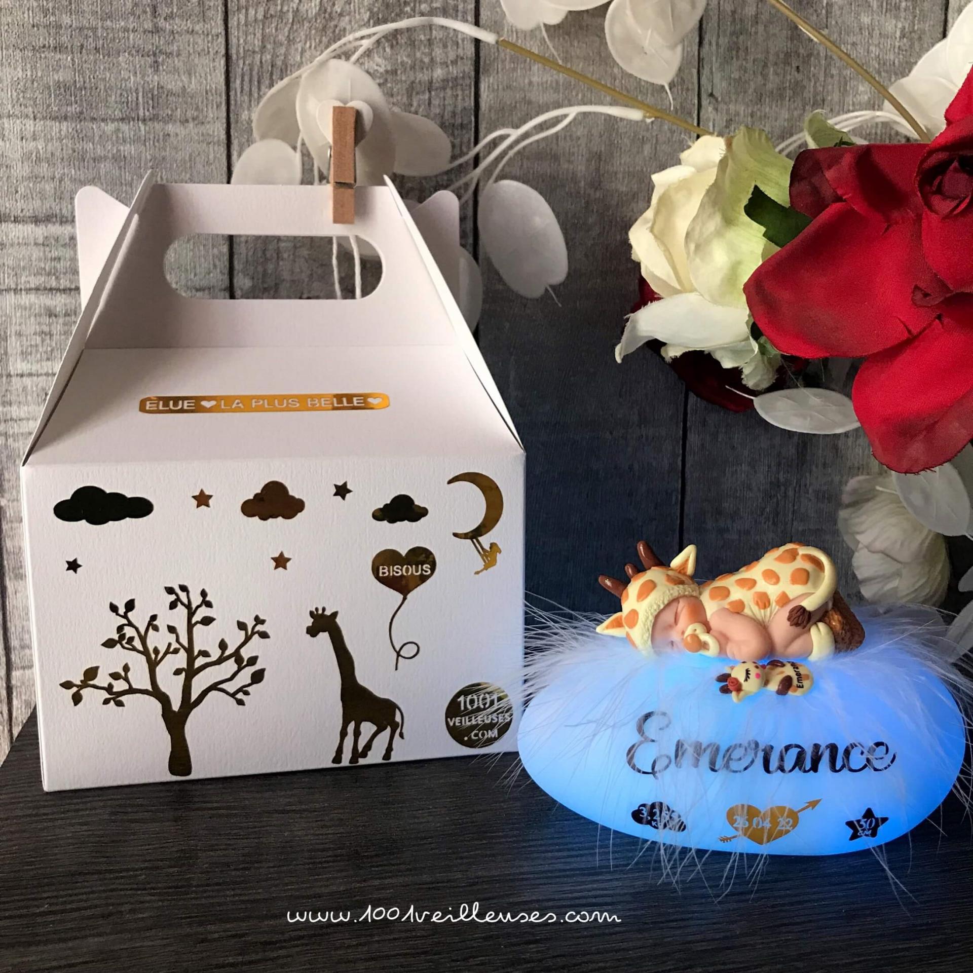 Hermoso regalo de nacimiento: luz nocturna con forma de jirafa con su caja de regalo
