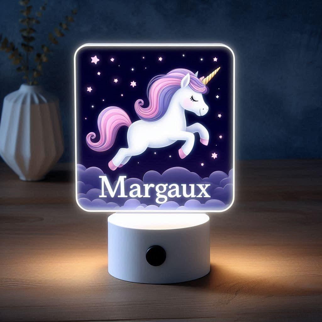 Veilleuse acrylique licorne personnalisee avec le prenom margaux