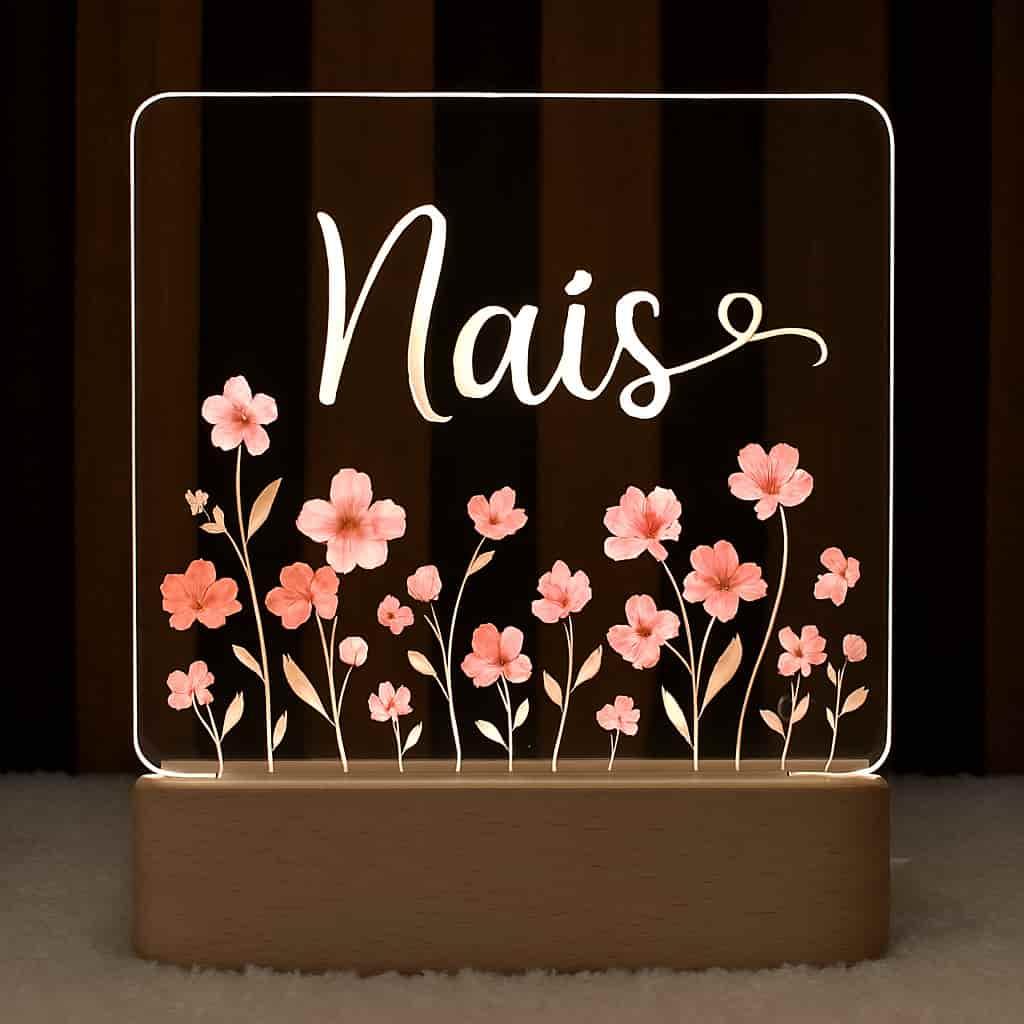 Veilleuse acrylique thème fleurs avec le prénom Naïs
