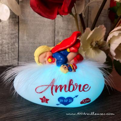 Luz nocturna de peluche personalizada con nombre, modelo Supergirl